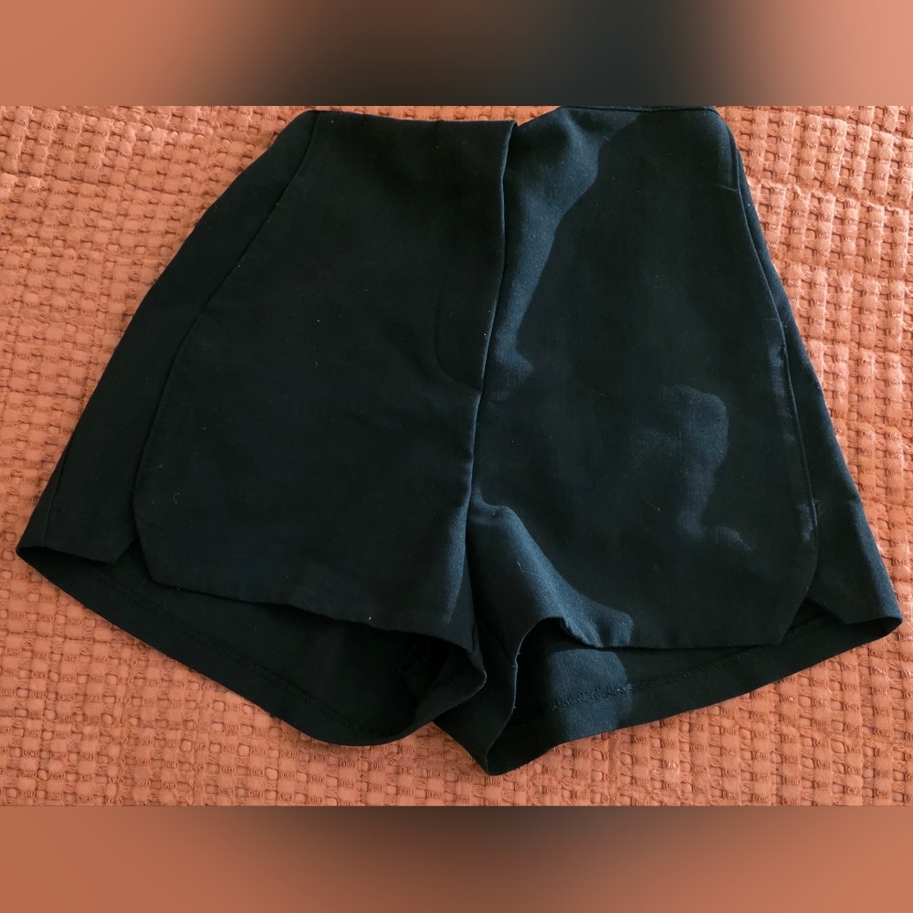 Side zip Dress shorts